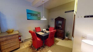 Condo, 1 phòng ngủ | Khu ăn uống