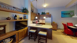 Condo, 1 phòng ngủ | Bếp riêng