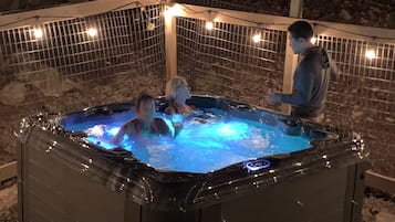 Tina de hidromasaje al aire libre