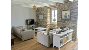 TV, DVD player, books