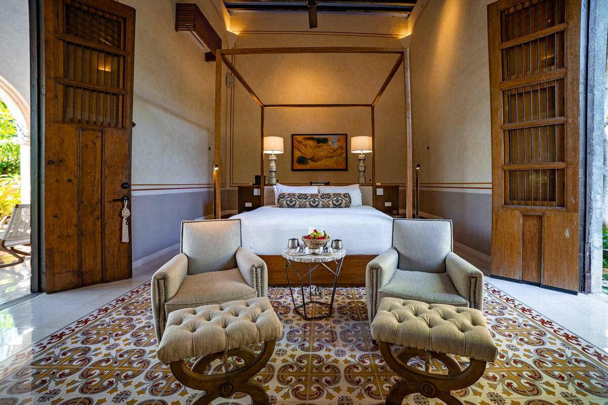 Premium Room | Premium bedding, in-room safe, desk, laptop workspace