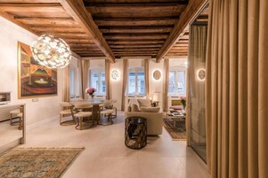 华丽公寓 | 办公桌、免费婴儿床、免费 WiFi、床单