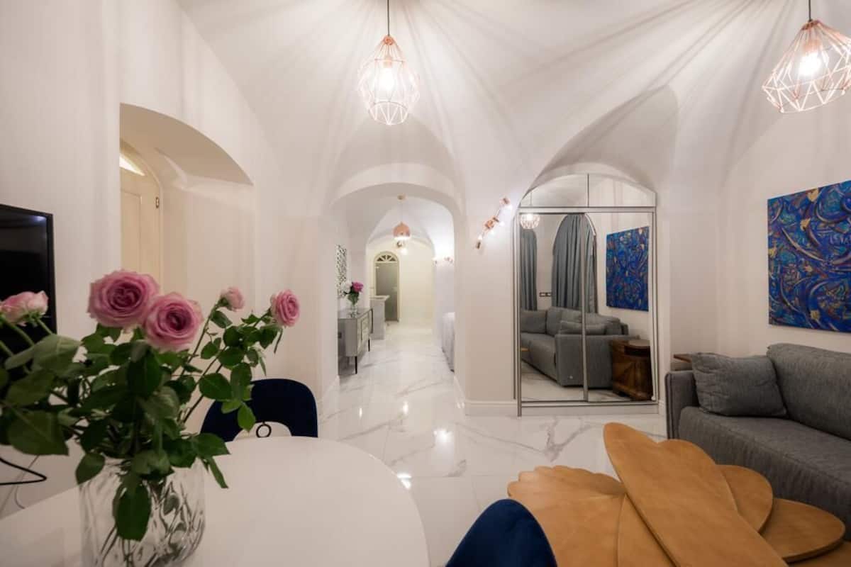 Economy appartement | Een bureau, gratis wifi, beddengoed