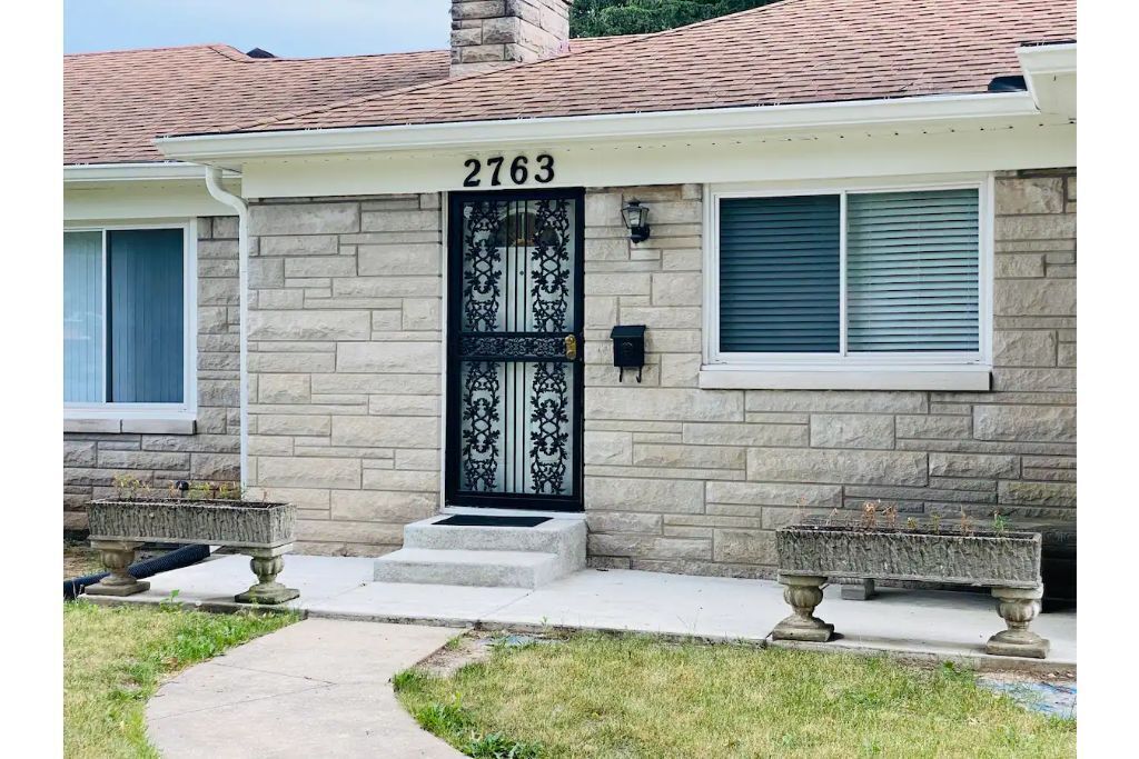 Cozy, Relaxing 2-Bedroom Duplex near Speedway