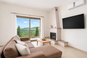 Fernseher, Kamin