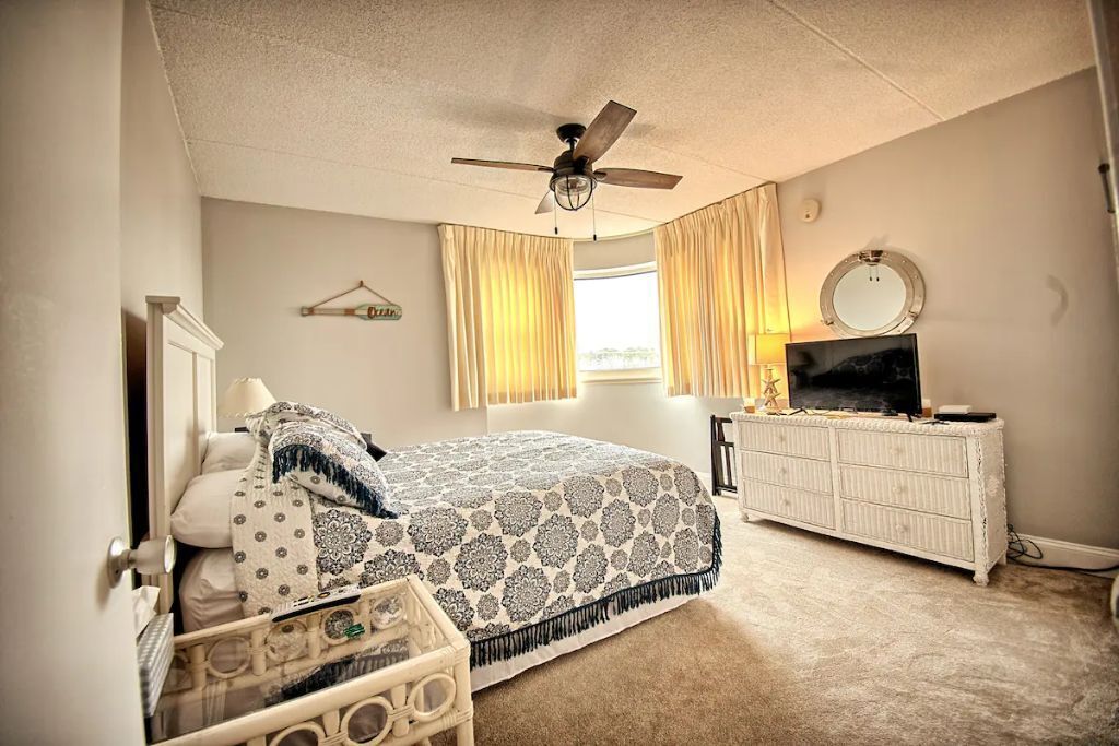 3 bedrooms, desk, iron/ironing board, free WiFi