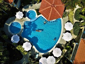 Utomhuspool