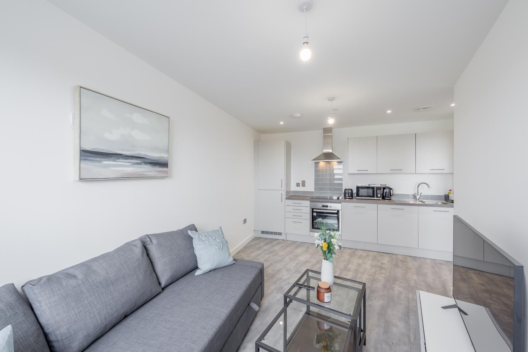 Modern 2 bedroom flat with parking in Yardley