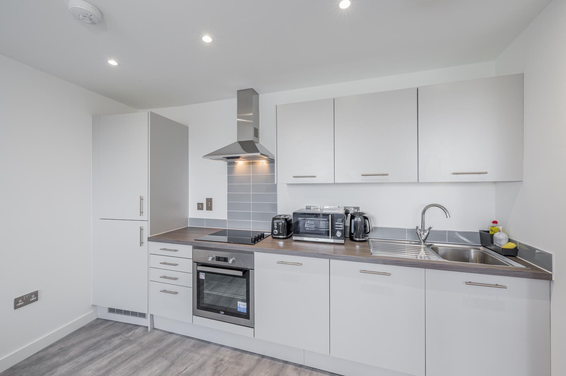 Modern 2 bedroom flat with parking in Yardley