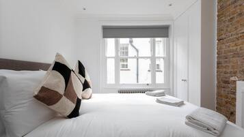 Basic Apartment, 2 Double Beds | 2 bedrooms, iron/ironing board, bed sheets