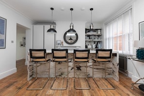 Basic Apartment, 2 Double Beds | Private kitchen