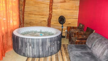 Indoor spa tub