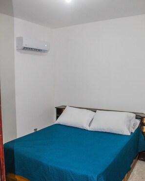 2 bedrooms, WiFi, bed sheets, wheelchair access