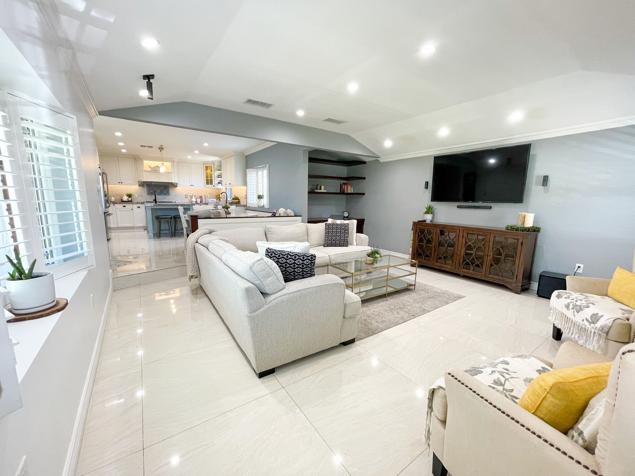 New Pool Home w/Firepit and Outdoor Kitchen minutes from Universal and Six Flags