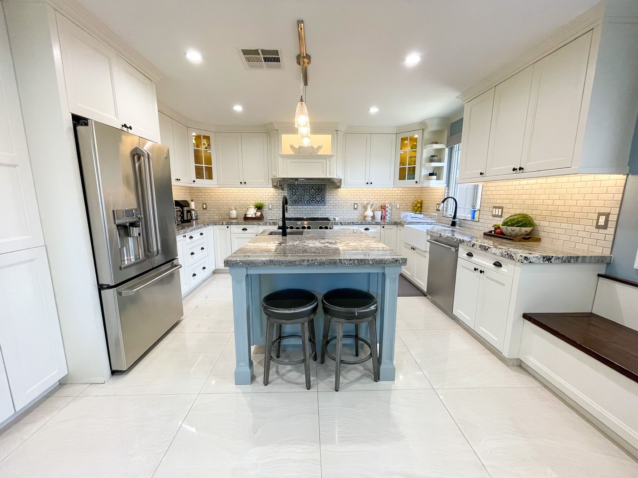 New Pool Home w/Firepit and Outdoor Kitchen minutes from Universal and Six Flags