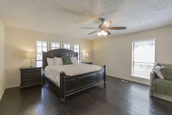 4 chambres, bureau, fer et planche à repasser, Wi-Fi gratuit