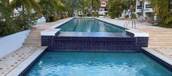 Walking distance to everything on Simpson bay area Restaurants, Beach, Nite Life