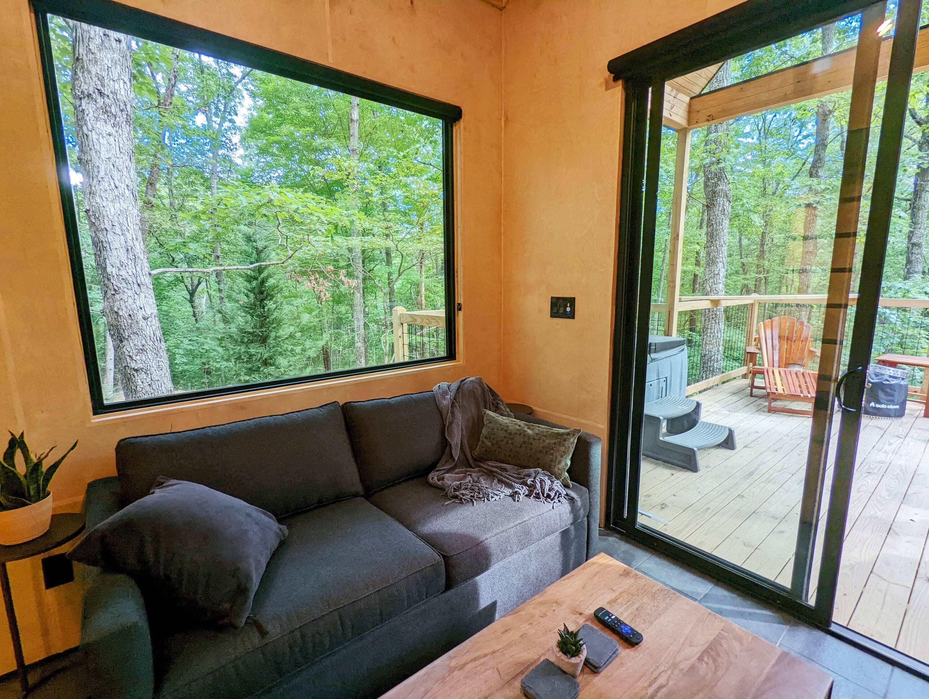 Treehouse Getaway w/ Hot Tub & Views!