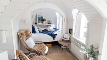 Cottage | 1 bedroom, individually decorated, individually furnished, free WiFi