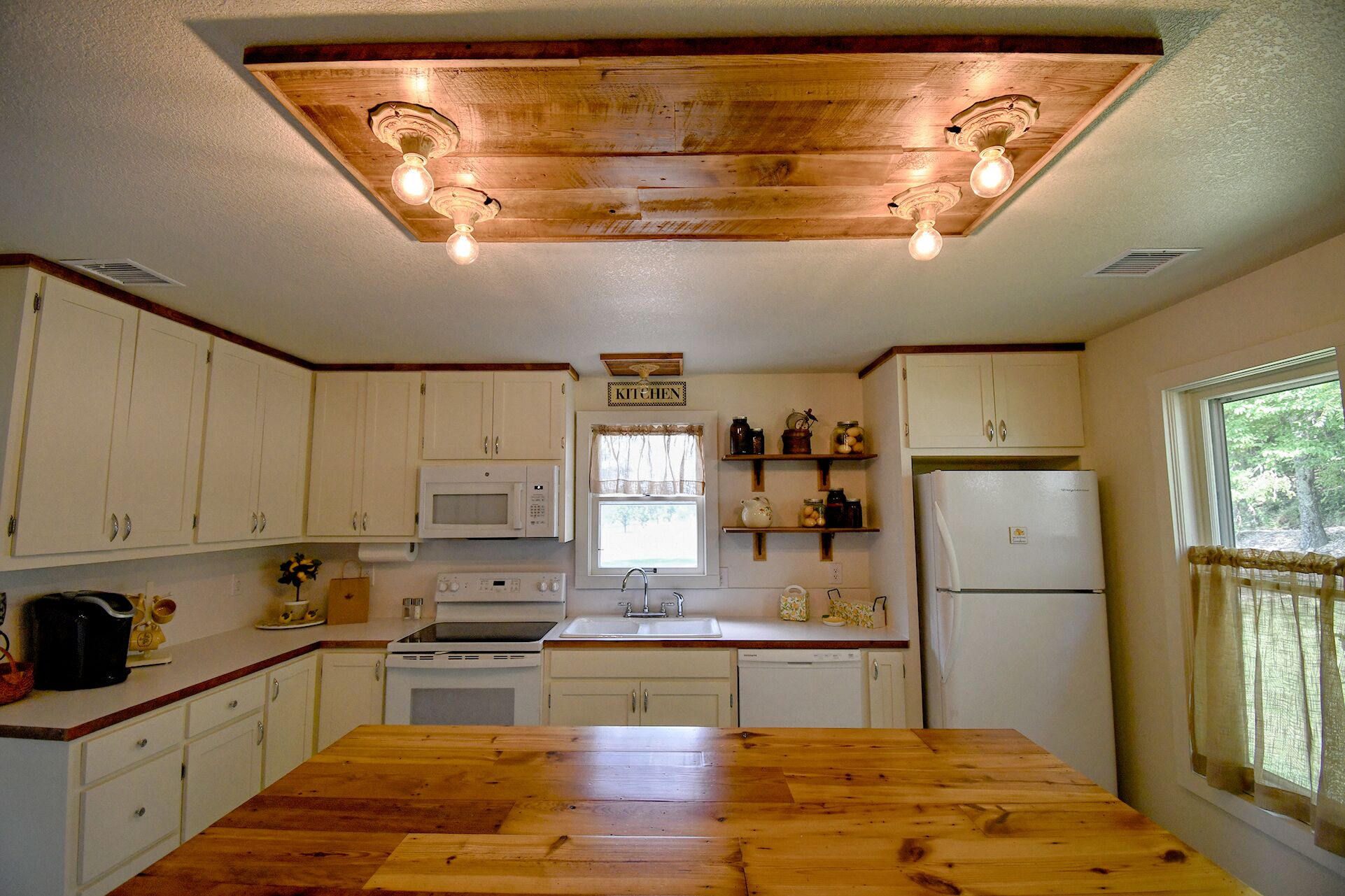 Historic Farmhouse Along the Illinois River