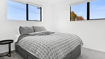 2 bedrooms, iron/ironing board, WiFi, bed sheets