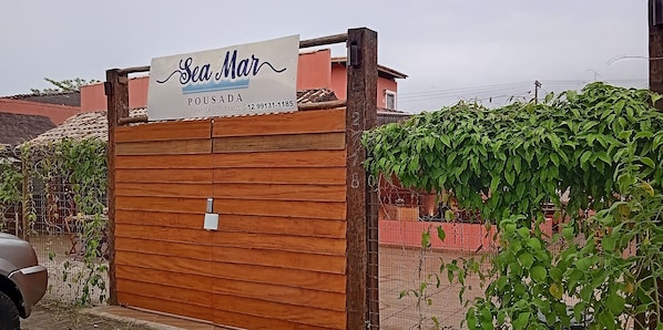 Front of property - Pousada Oceano e Mar (Ilhabela)