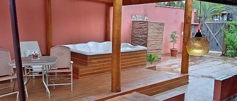 Idromassaggio all'aperto