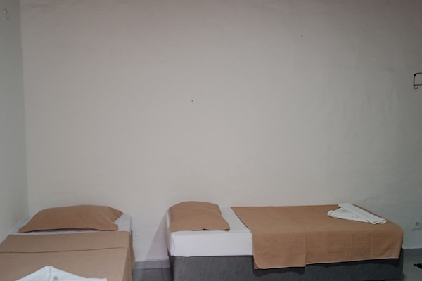 Deluxe Room | Minibar, free WiFi