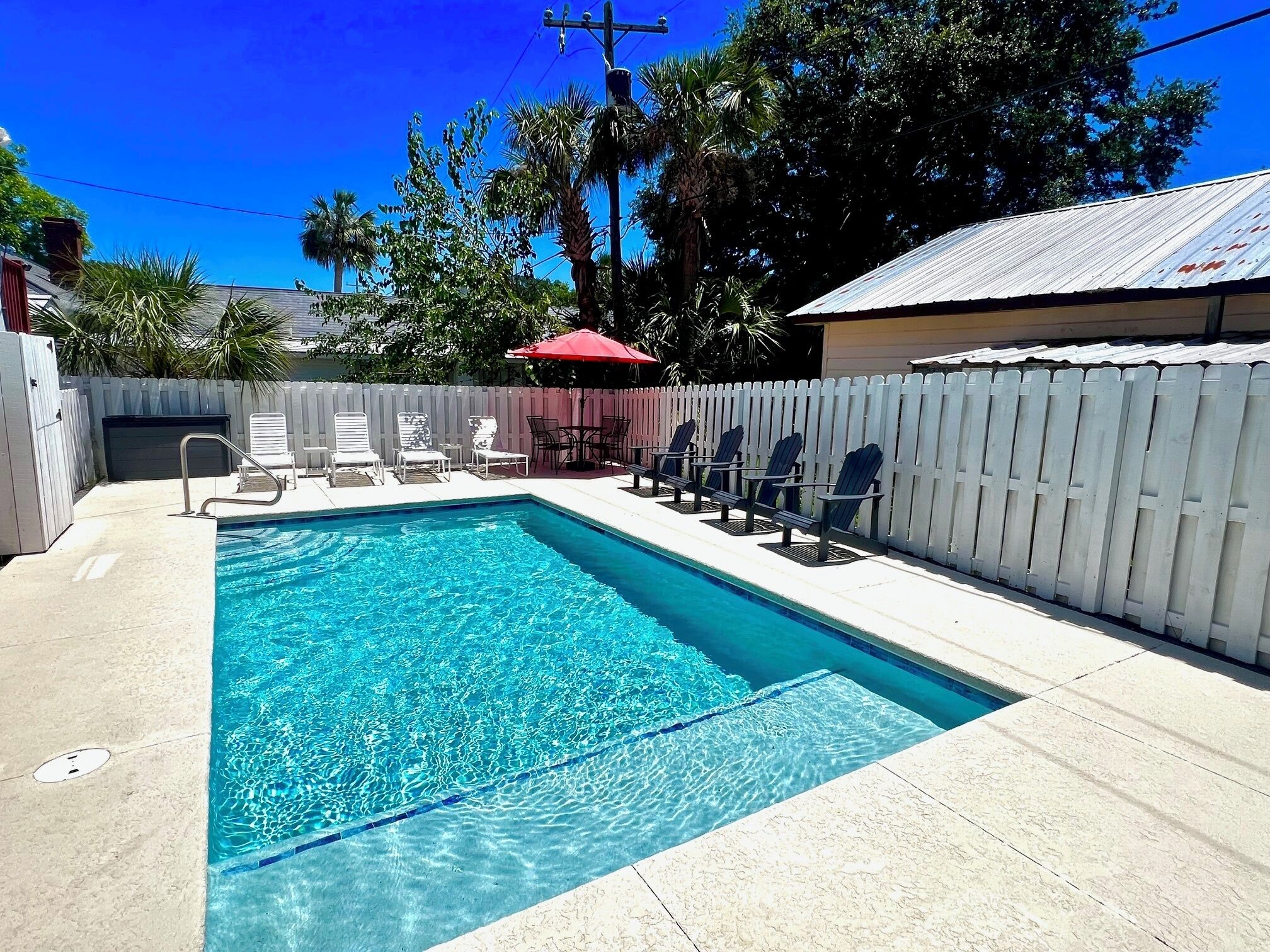 Outdoor pool, a heated pool