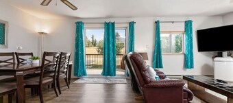 Swansea Serene | Indoor Fireplace | 5 Min to Beach