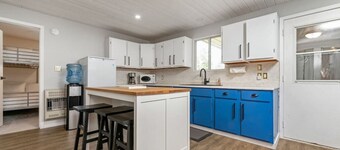 Swansea Serene | Indoor Fireplace | 5 Min to Beach