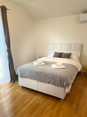 2 bedrooms, desk, free WiFi