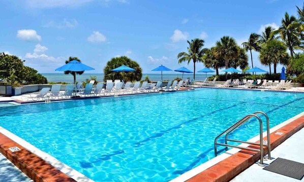 Piscine extérieure, piscine chauffée