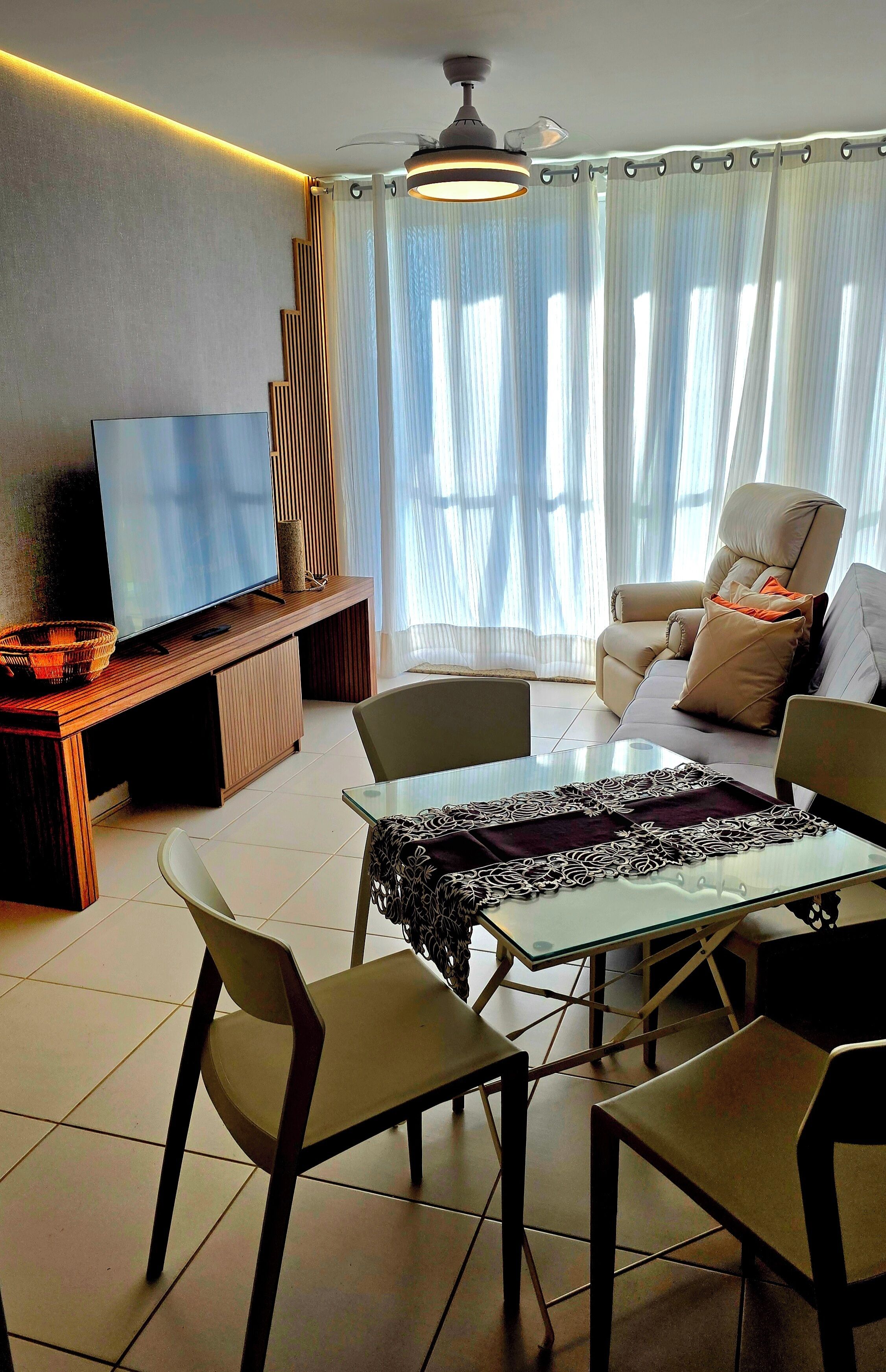 Dupleks Premium | Area keluarga | Televisi LED 56-inci dengan saluran TV kabel dan TV