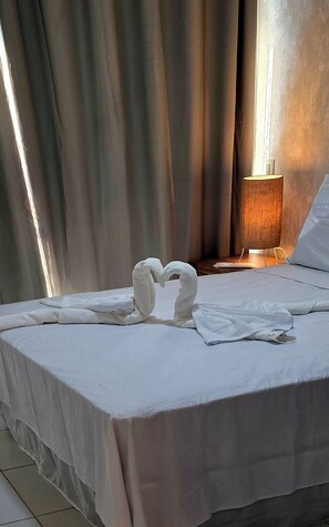 Duplex Premium | 3 sovrum, unika möbler, mörkläggningsgardiner och ljudisolering