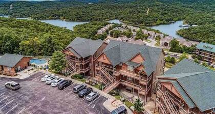 Penthouse Condo minutes from Silver Dollar City!