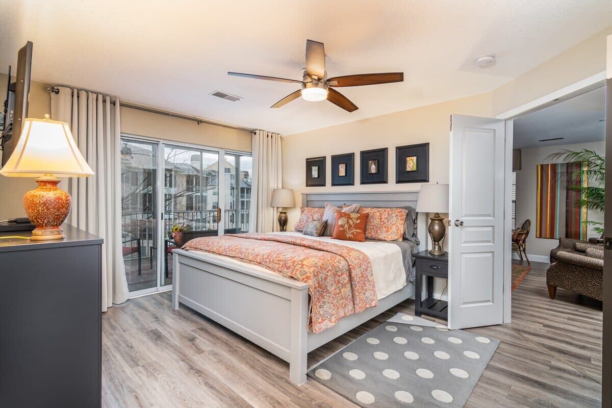 2 室のベッドルーム、アイロン / アイロン台、WiFi、ベッドシーツ