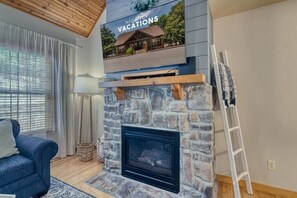 Flat-screen TV, fireplace, offices - Gated Community | Lakeview | Pools + Golf | SDC (Branson West)