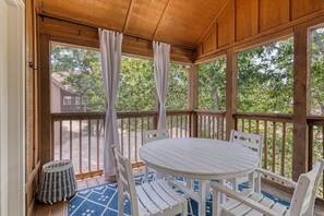 Dining - Gated Community | Lakeview | Pools + Golf | SDC (Branson West)