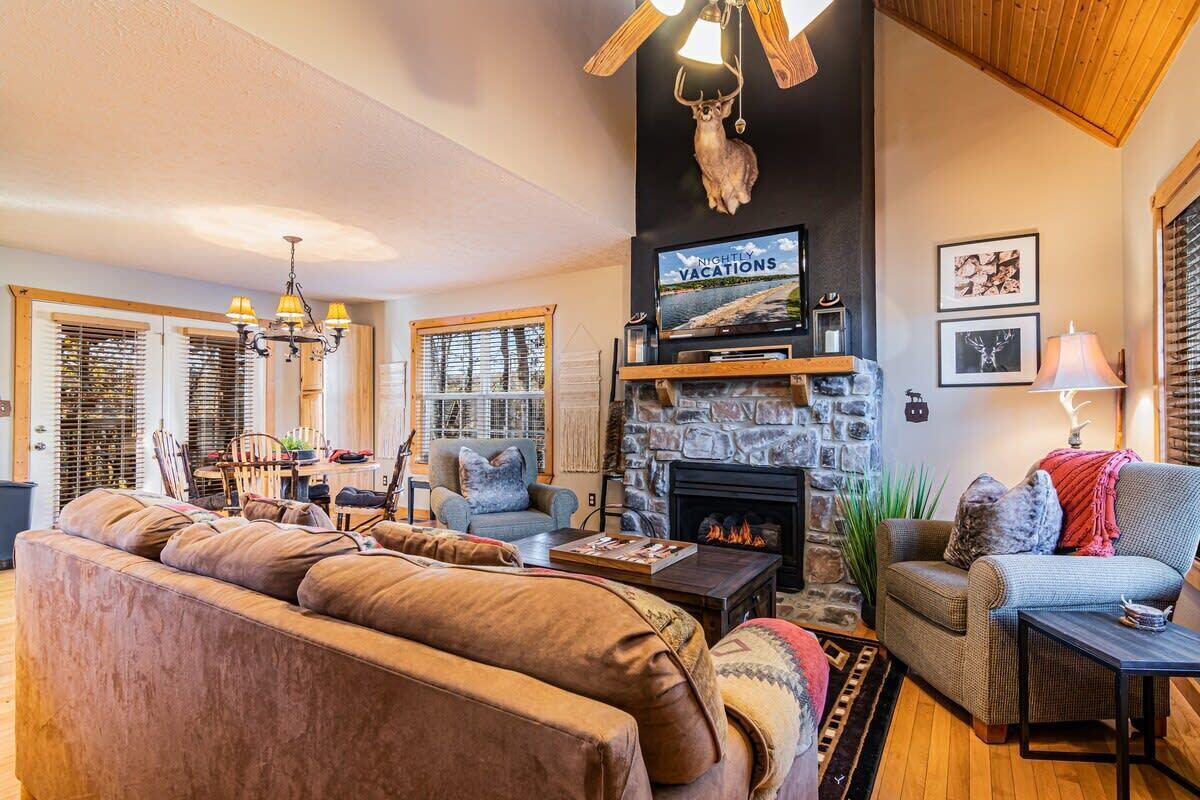 TV, fireplace, offices
