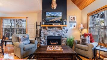 TV, peis og kontorer