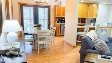 TV, fireplace, offices