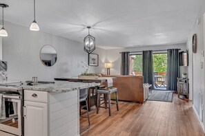 Interior - Renovated Luxury! Indoor and Outdoor Pools! (Branson)