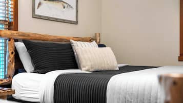 6 bedrooms, iron/ironing board, WiFi, bed sheets