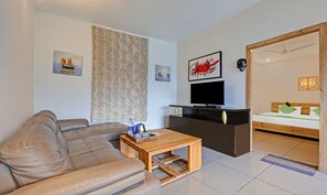 Standard Double Room | Desk - Treebo Vista Lago With Lake View (Nainital)