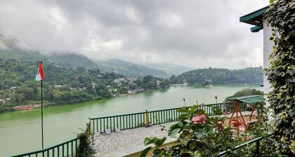 Treebo Vista Lago With Lake View