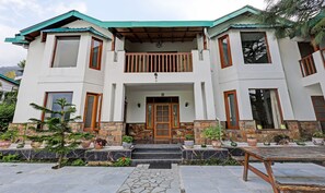Exterior - Treebo Vista Lago With Lake View (Nainital)