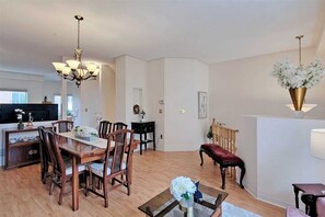 Interior - Beautiful 3 Bdrm Home in Berczy Area (Markham)