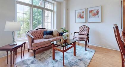 Beautiful 3 Bdrm Home in Berczy Area