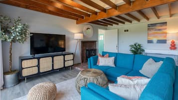 Smart TV, fireplace, table football